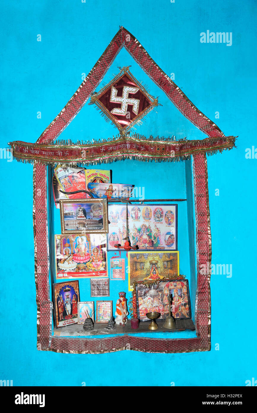 Gott und Göttin, POMLA Stamm, Variyari Bazar, Stadt Surat, Gujarat, Indien Stockfoto