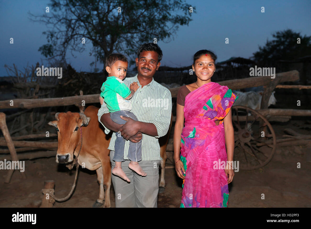 Stammes-Familie, Stamm PRADHAN, Pradhanbori Dorf, Kalamb Taluka, Yavatmal Bezirk, Maharashtra, Indien Stockfoto
