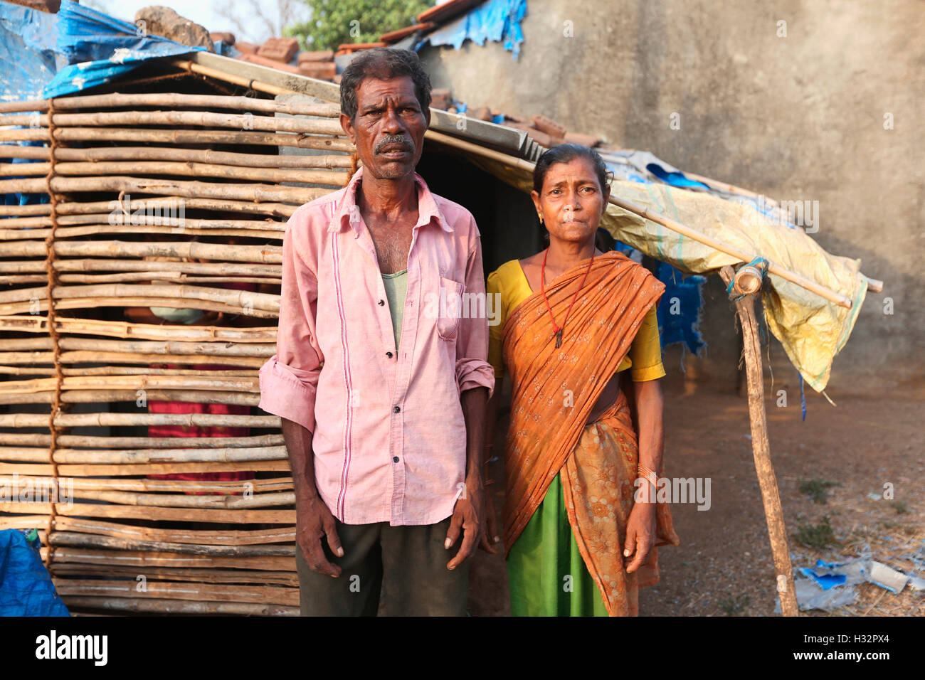 VITOLIA Stamm, paar, Kalamkui Dorf, Valod Garcias, Tapi Bezirk, Gujarat, Indien Stockfoto