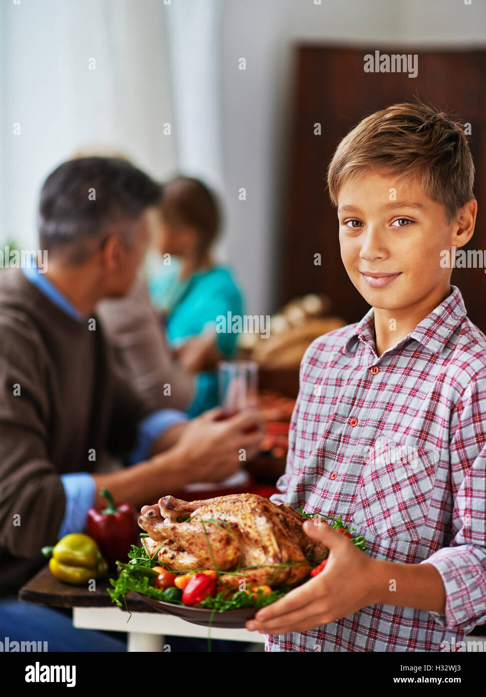 Essen Gehen In Der Nähe Günstig Speisen en famille Stockfotos und -bilder Kaufen - Alamy