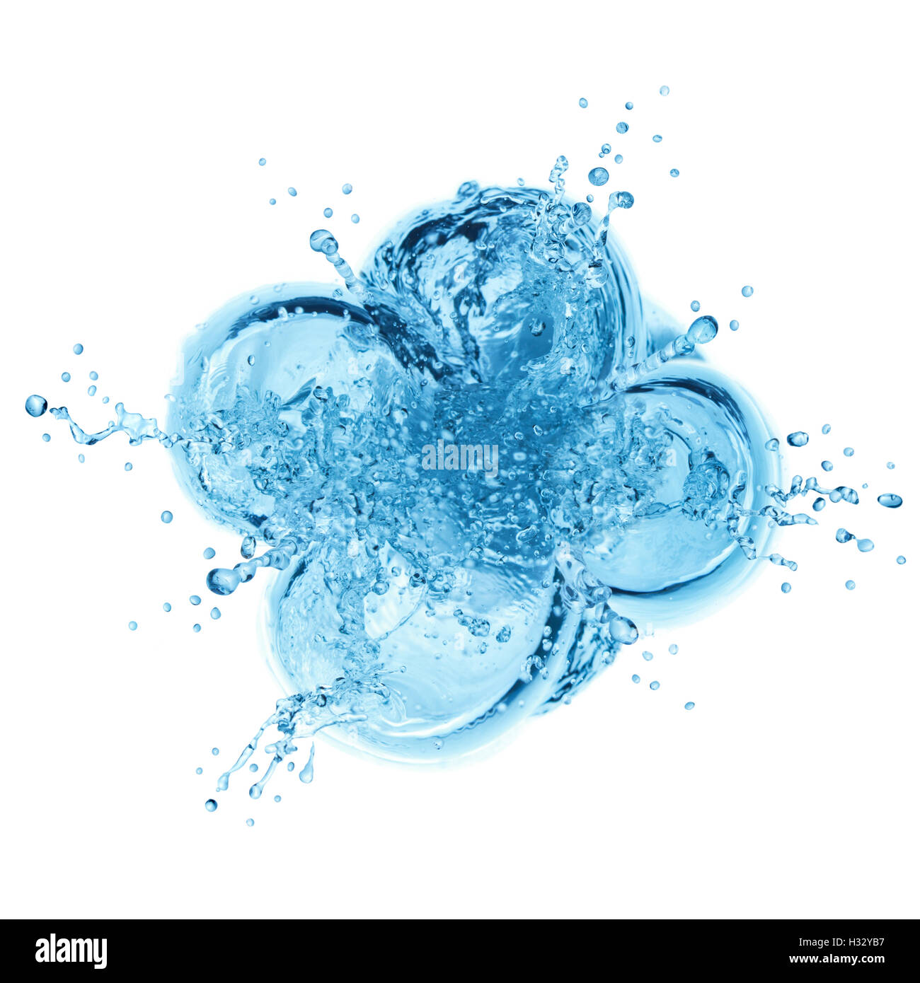 Spritzwasser in Blütenform auf dem weißen Hintergrund isoliert. Stockfoto