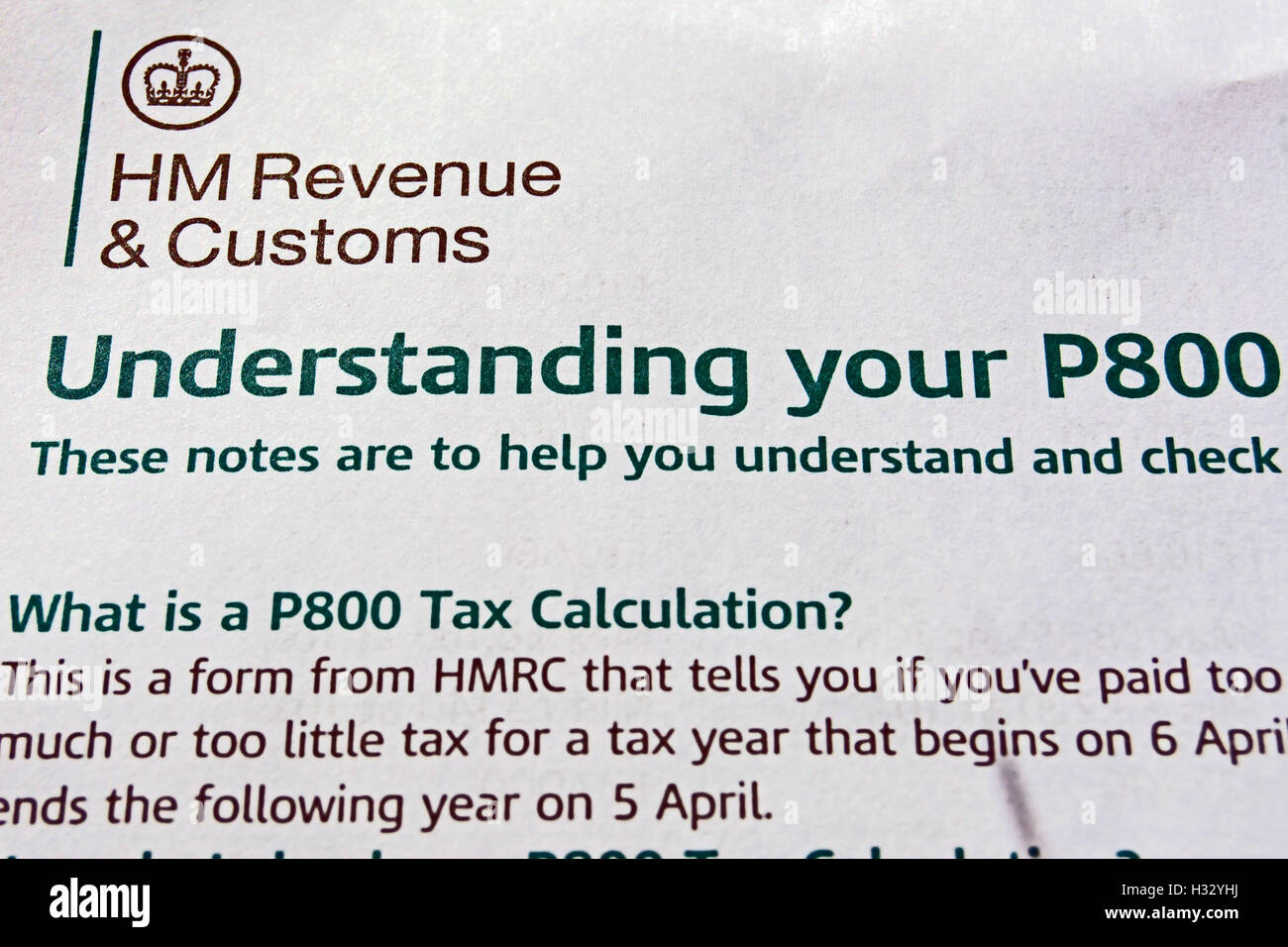 Verständnis Ihrer p800, eine Form von hm Einkommen und Gewohnheiten an britischen Steuerzahler ausgegeben Stockfoto