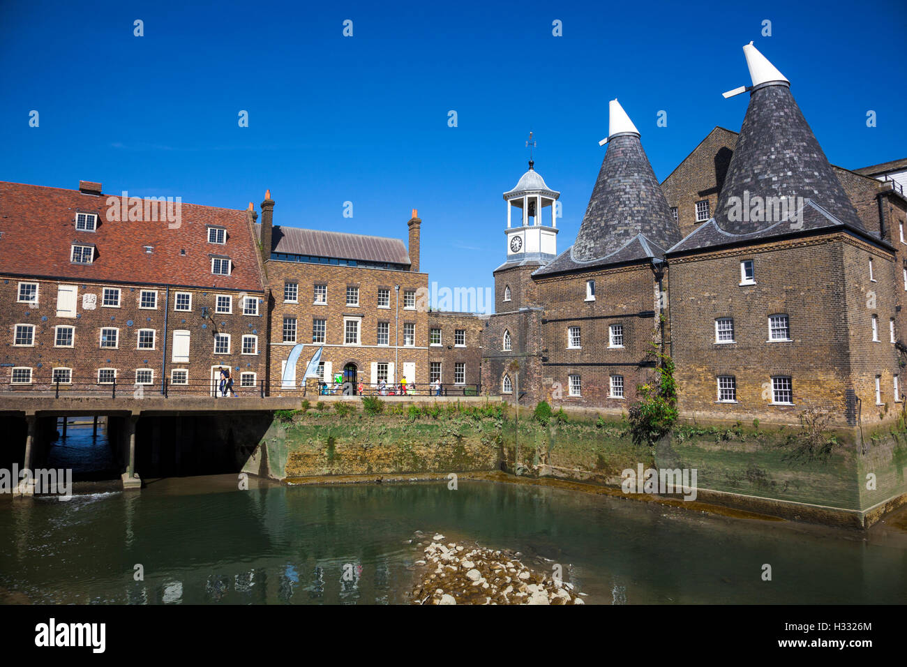 Three Mills Island mit House Mill, Miller's House und The Clock Mill, Bow, London, England Stockfoto