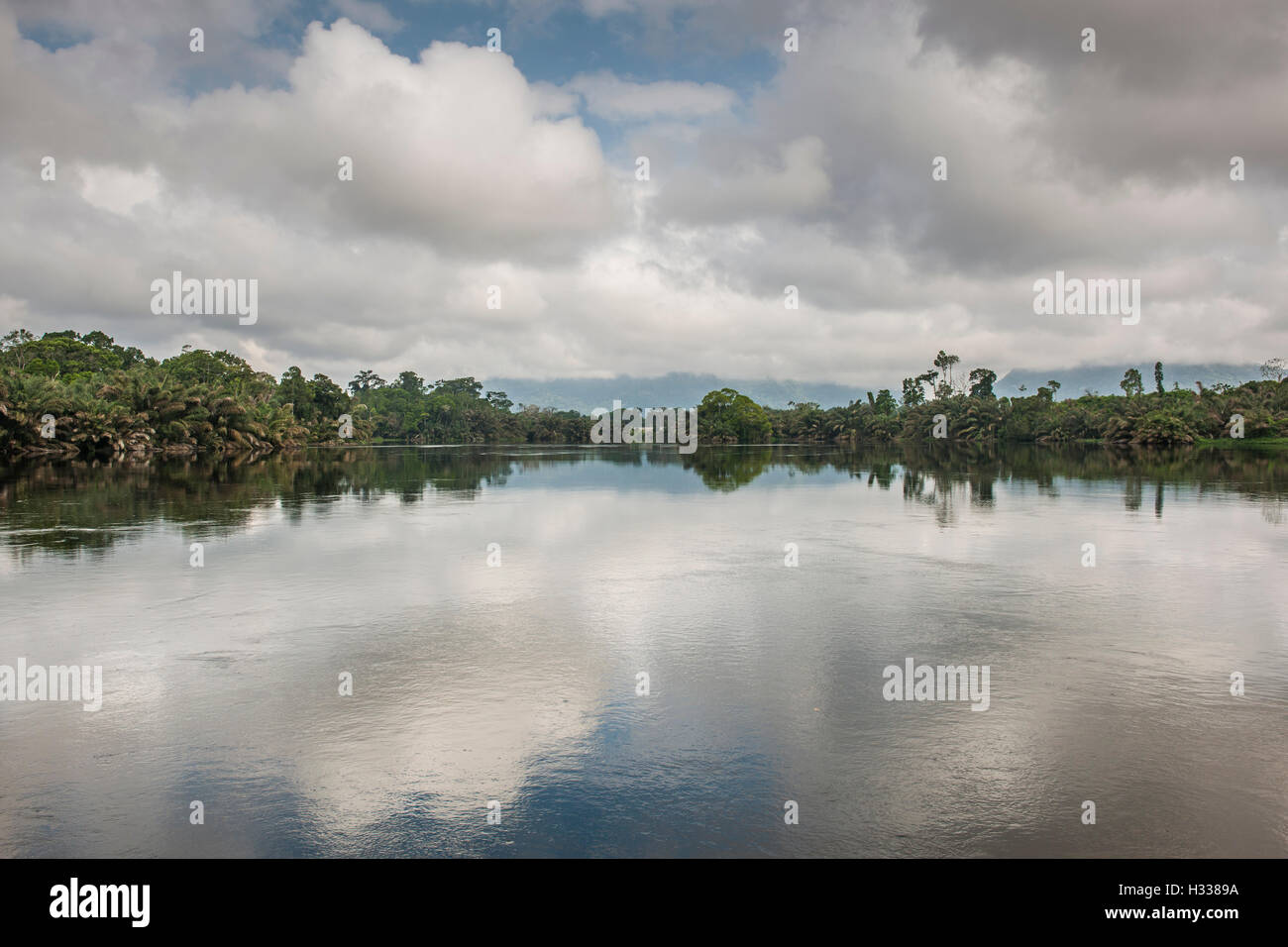 Campo fluss Fotos und Bildmaterial in hoher Auflösung Alamy