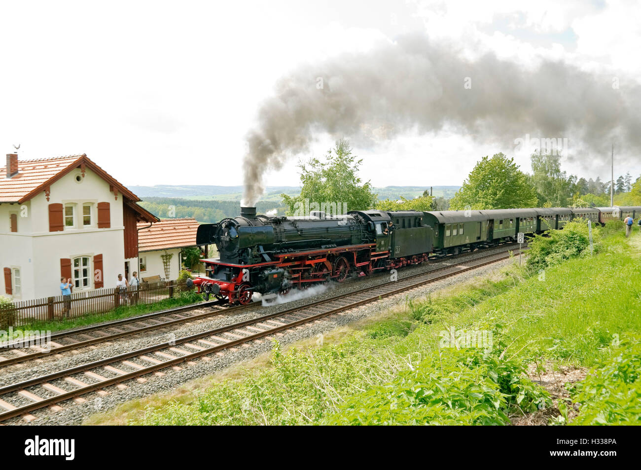 Dampfzug hinter Baureihe 41 Lok Nr. 41 018 klettern die "Schiefe Ebene" Steigung in der Nähe von Neuenmarkt, Franken, Bayern Stockfoto