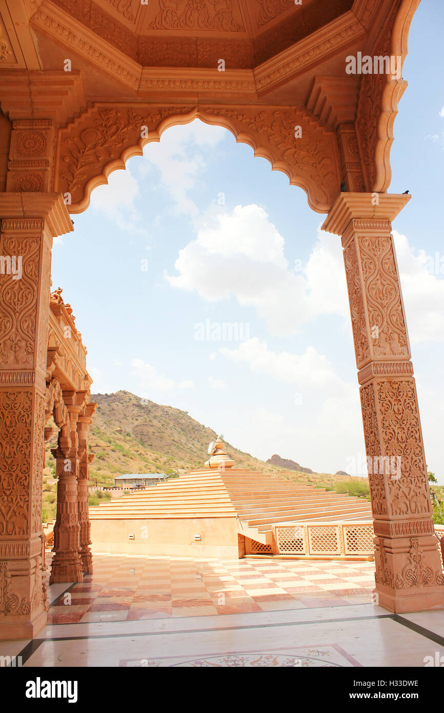 Blick in den Himmel von Nareli Jain-Tempel Stockfoto