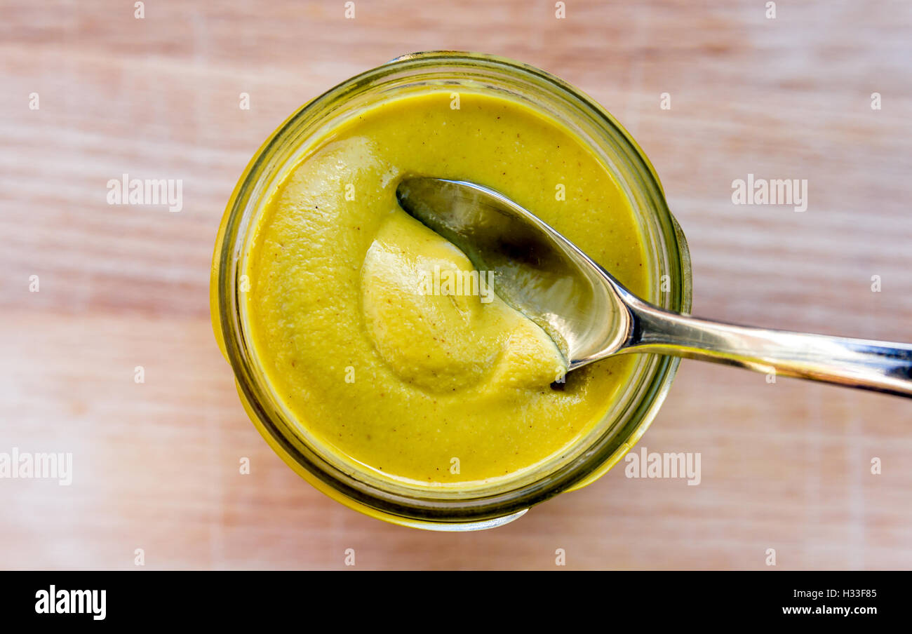 Cremige dressings -Fotos und -Bildmaterial in hoher Auflösung – Alamy