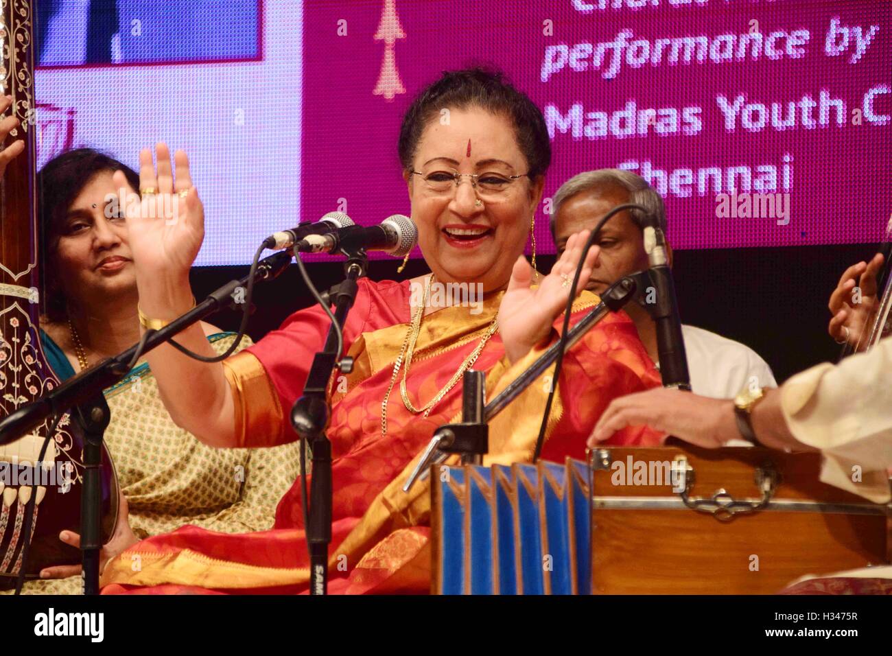 Klassische Sängerin Parveen Sultana durchführen Musikkonzert zur Feier der Geburt MS Subbulakshmi von Sangeet Natak Akademi Mumbai Stockfoto