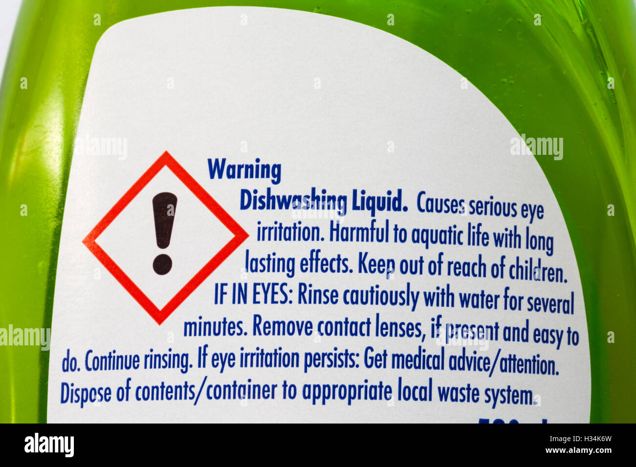 Warnung Spülmittel - Informationen auf Rückseite Fee Clean & frisch Apfelplantage Spülmittel Stockfoto