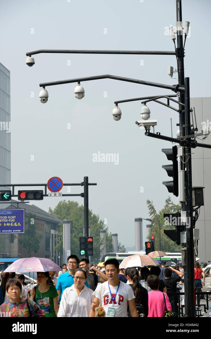 CCTV-Überwachungskameras von HIKVISION gelten in Hangzhou, Zhejiang Provinz, China. Stockfoto