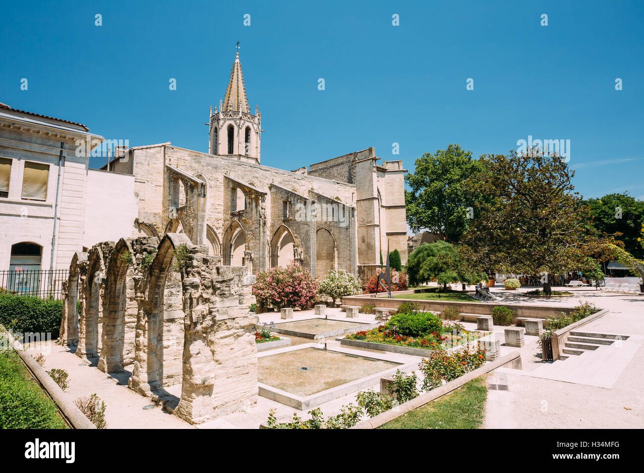 Antike alte christliche Tempel Saint Martial am Platz neben Perdiguier in Avignon, Frankreich Stockfoto
