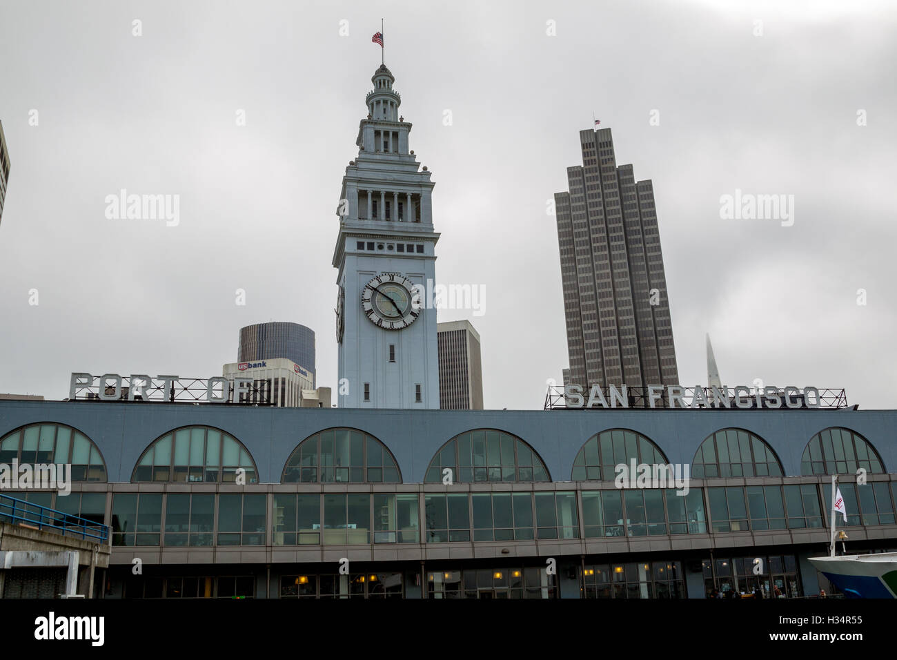 San Francisco Ferry Building im Hafen von San Francisco, Kalifornien, USA. Stockfoto