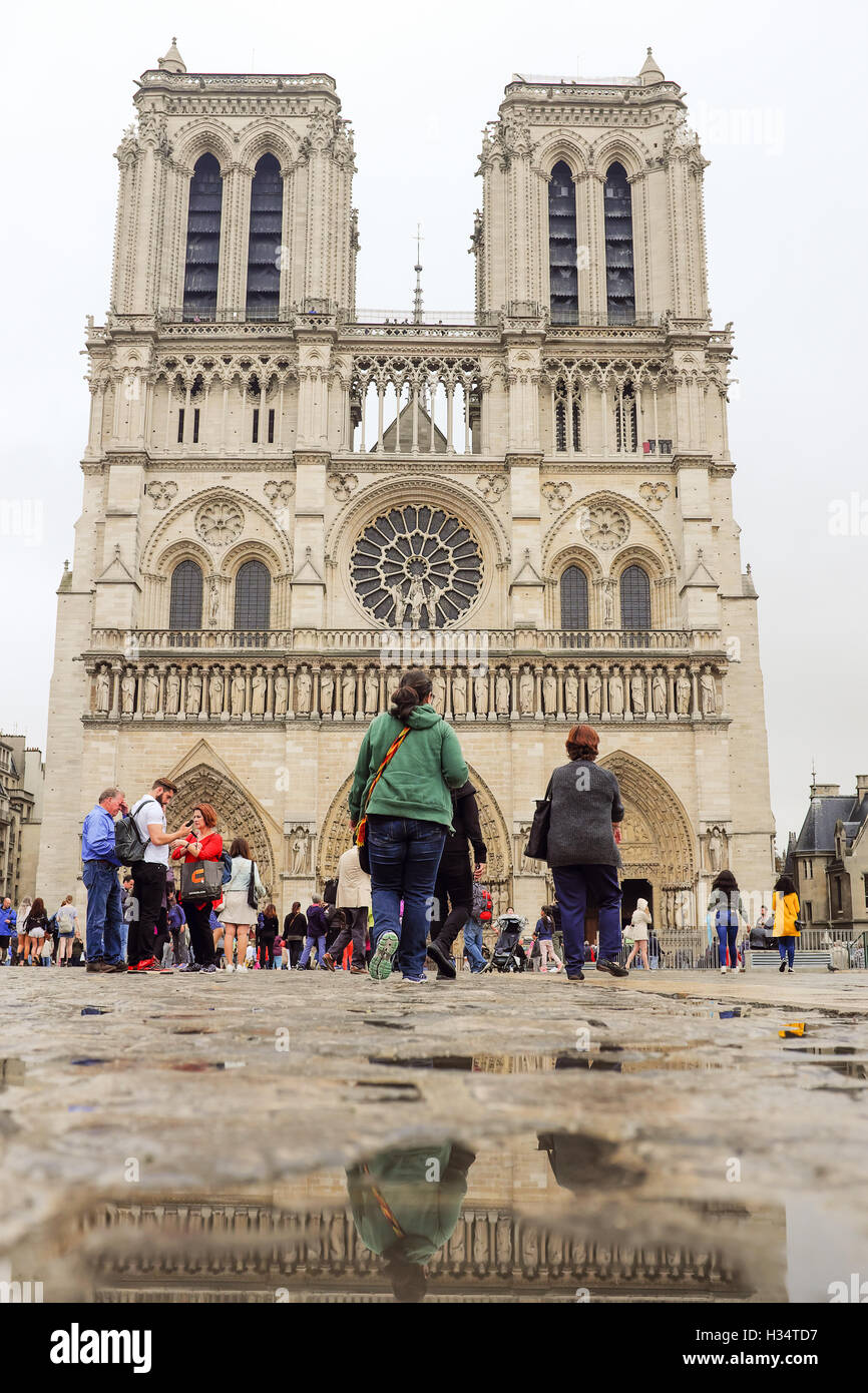 Der Westfassade von Notre-Dame de Paris. Stockfoto