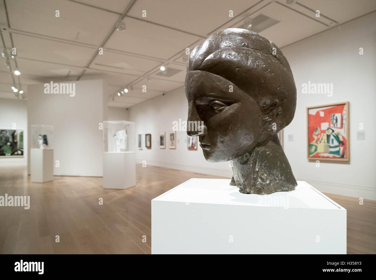 London, UK. 5. Oktober 2016. Picasso-Skulptur: Kopf einer Frau, Maria-Theresia (1931) bei der National Portrait Gallery-Ausstellung-Eröffnung der "Picasso Porträts". Bildnachweis: Guy Corbishley/Alamy Live-Nachrichten Stockfoto