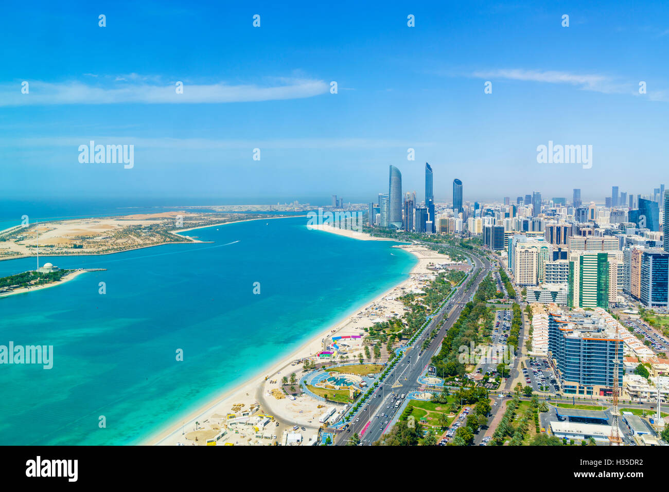 Skyline und Corniche Al Markaziyah Bezirk, Abu Dhabi, Vereinigte Arabische Emirate, Naher Osten Stockfoto