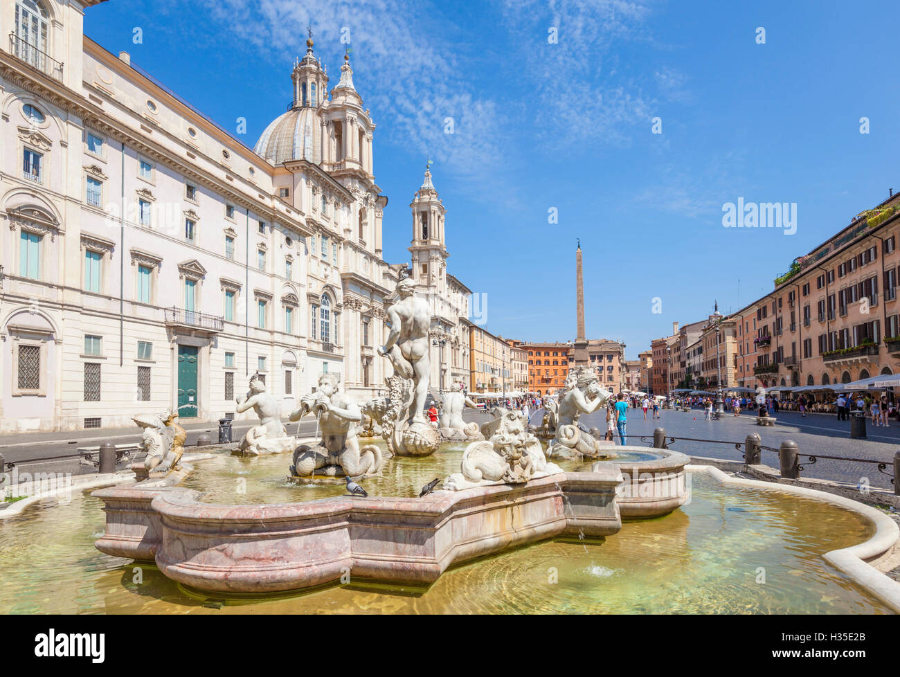 Sant'Agnese in Agone Kirche und der Fontana del Moro in der Piazza Navona, Rom, Latium, Italien Stockfoto