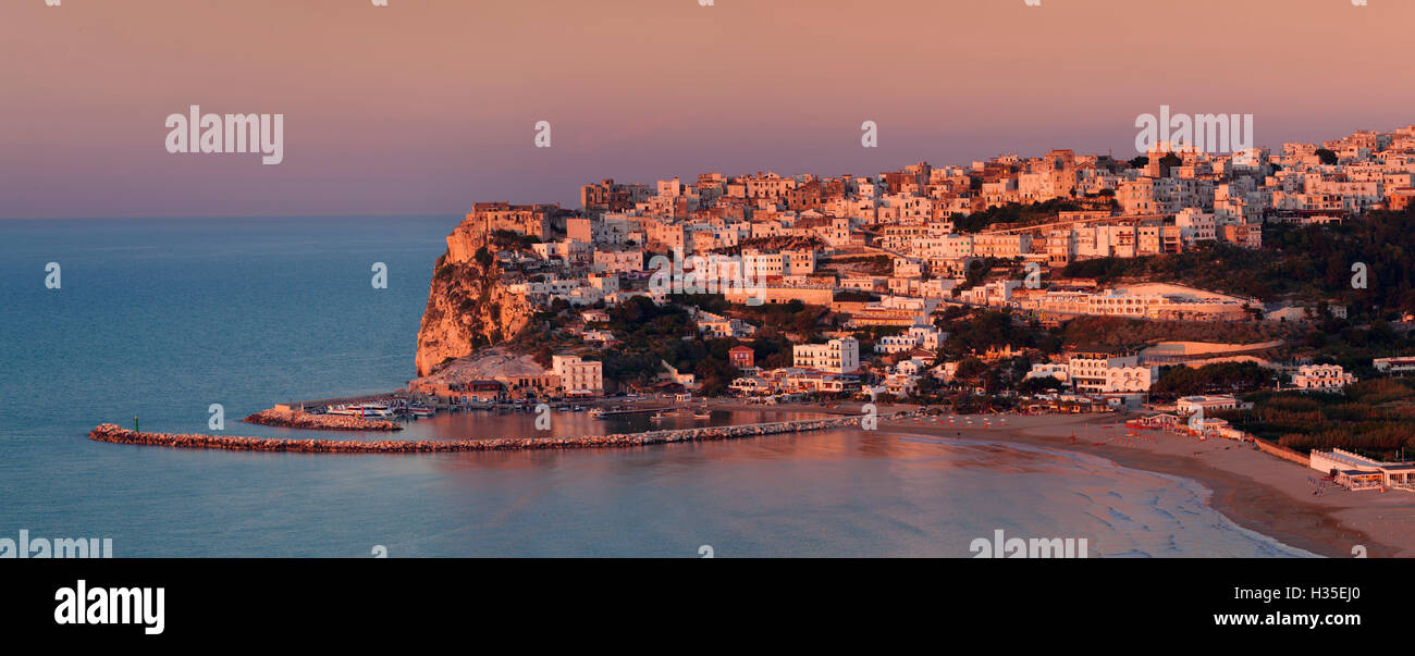 Peschici, Gargano, Provinz Foggia, Apulien, Italien Stockfoto