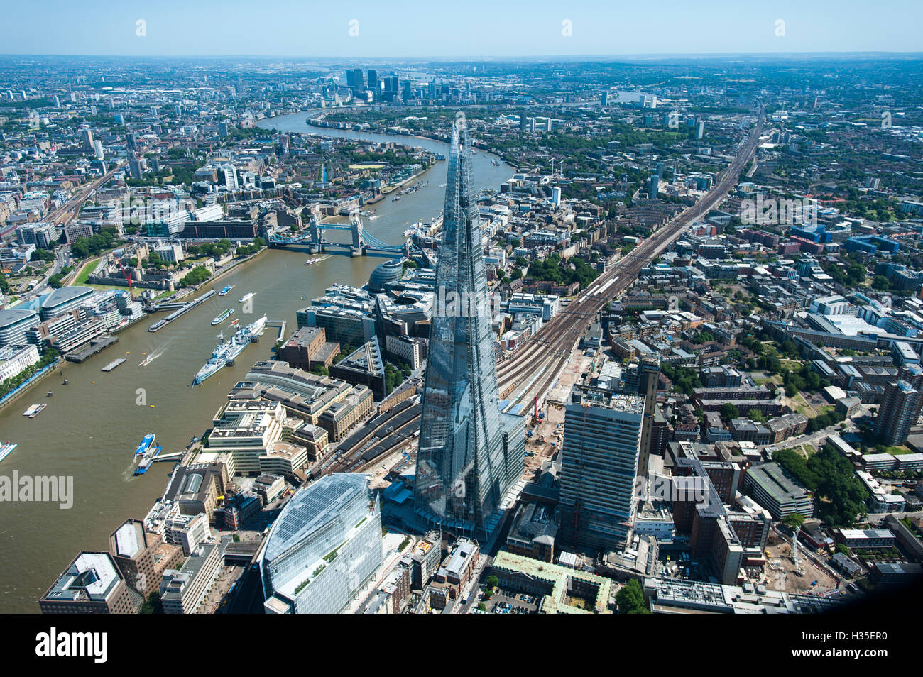 Eine Luftaufnahme von The Shard, stehend mit 309,6 Metern Höhe, das höchste Gebäude in Europa, London, England, UK Stockfoto