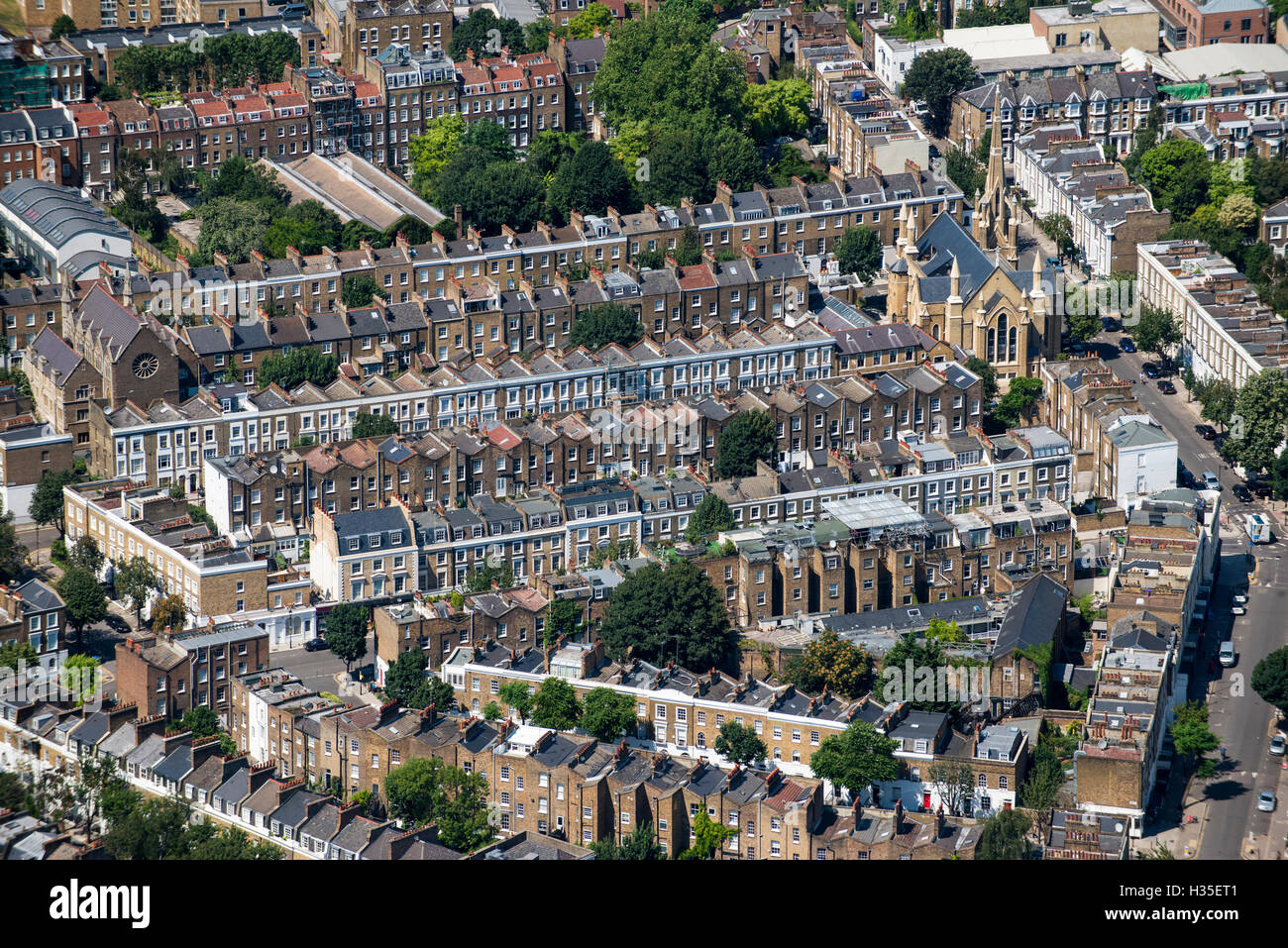 Zeilen des viktorianischen Reihenhäuser in London, England, UK Stockfoto
