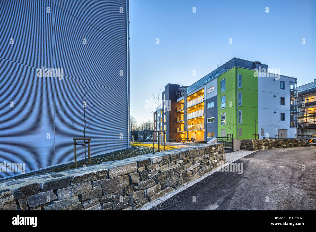 Außenansicht des Gebäudes Nygaardshagen in Sandnes, Rogaland, Norwegen. Stockfoto