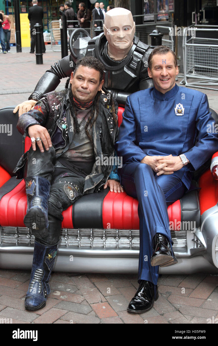 Chris Barrie, Craig Charles und Robert Llewellyn an einem Fototermin für Red Dwarf X im Prince Charles Kino, London teilnehmen. Stockfoto