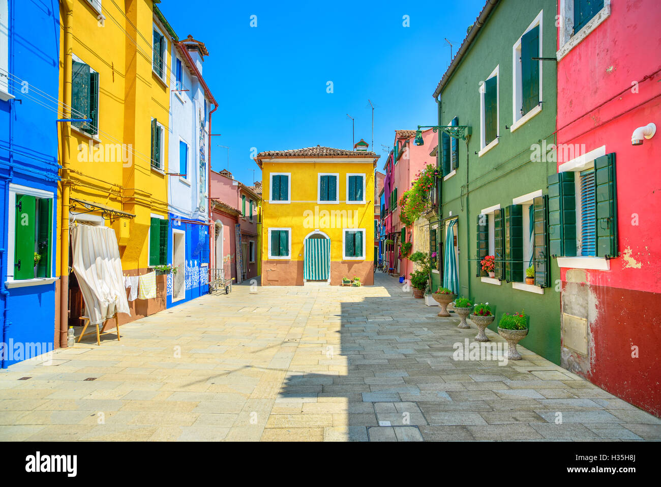 Wahrzeichen von Venedig, Burano Insel Straße, bunte Häusern, Italien, Europa. Stockfoto