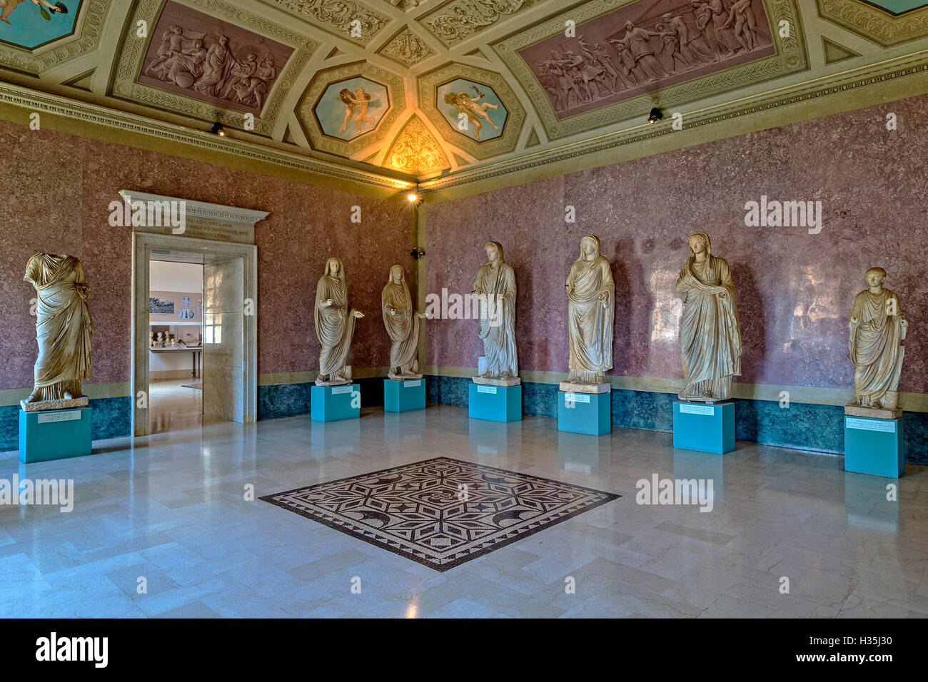 Italien Emilia Romagna Parma Museum Pol der Pilotta - Archäologisches Museum - die Statuen der Familie Julius - Claudia von Veleia Forum Stockfoto