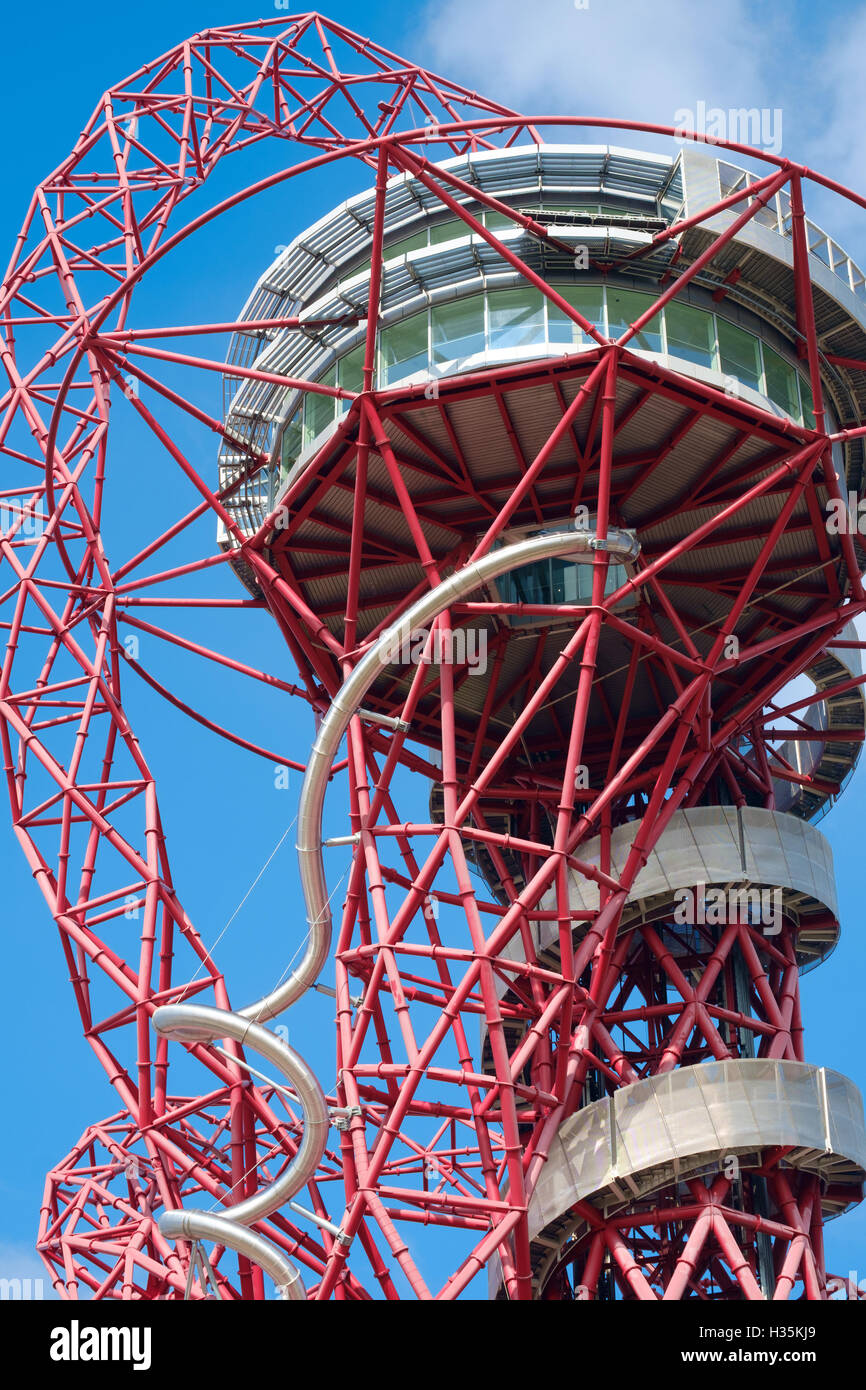 Nahaufnahme von der Aussichtsplattform am ArcelorMittal Orbit, Olympiapark, Stratford, London, UK Stockfoto