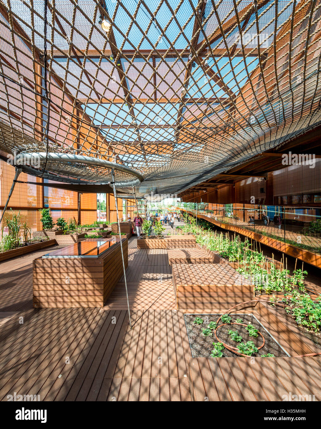 Außenansicht des Brasilien-Pavillons auf der Expo 2015 Milano Italy Architekten von Studio Arthur Casas & Atelier Marko Brajovic. Stockfoto