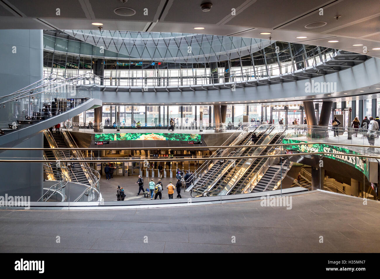 Das zentrale Atrium des Fulton Center, ein Transit-Drehscheibe in lower Manhattan von Nicholas Grimshaw mit James Corner entworfen. Stockfoto