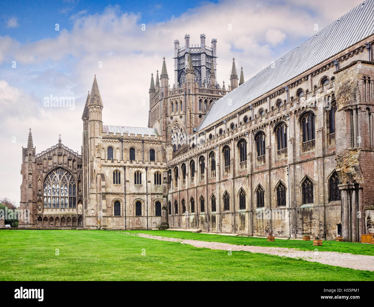 Nordseite der Kathedrale von Ely, Cambridgeshire, England, UK Stockfoto