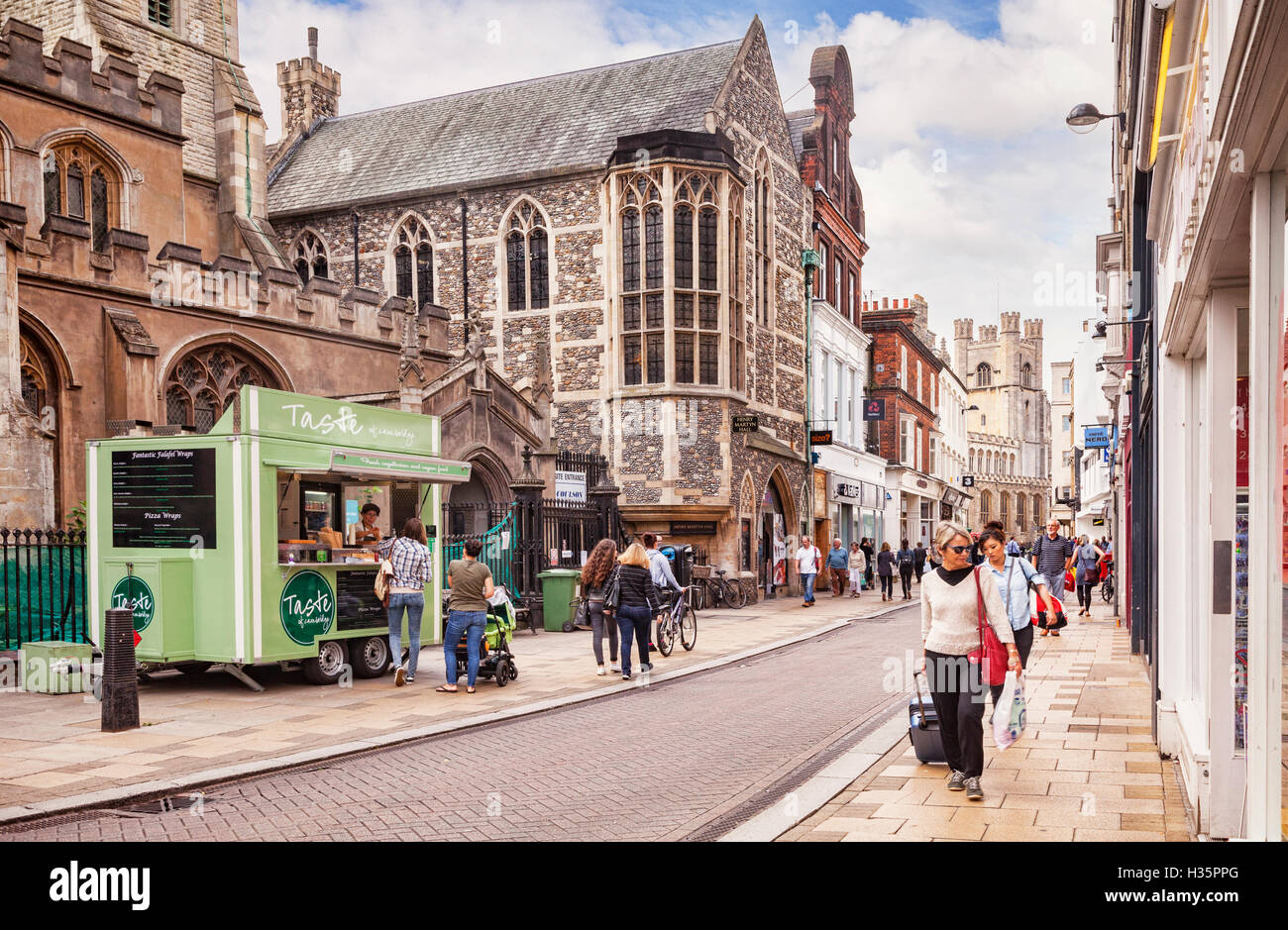 Einkaufen in Market Street, Cambridge, Cambridgeshire, England, Vereinigtes Königreich Stockfoto