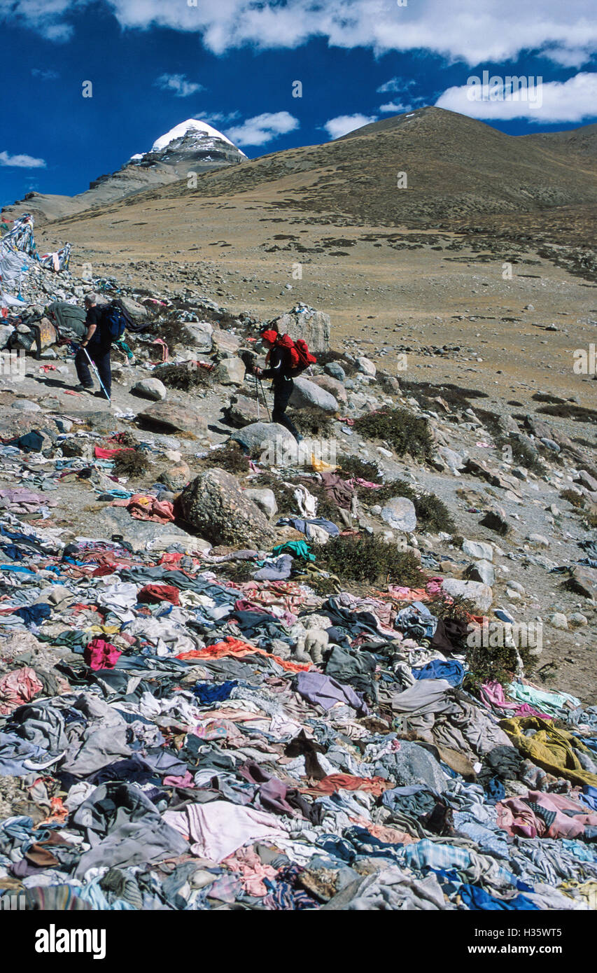 Viele Pilger beginnen ihre Wallfahrt rund um Mount Kailash von der Stadt von Darchen. Alle Pilger, mit Ausnahme jener fr Stockfoto