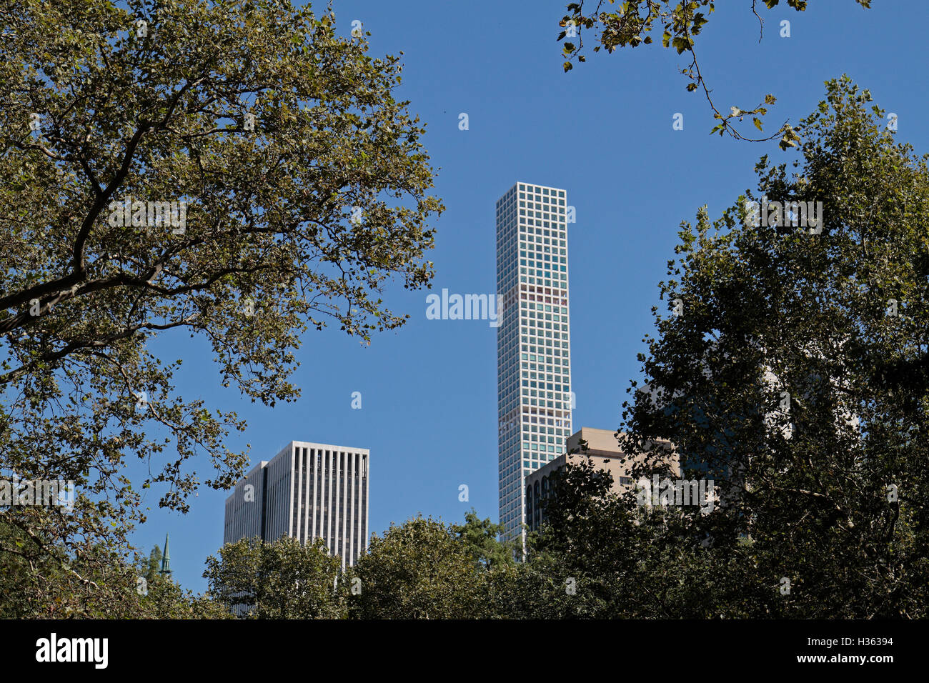 Die erstaunliche 432 Park Avenue vom Central Park, Manhattan, New York City, New York, USA (August 2016). Stockfoto