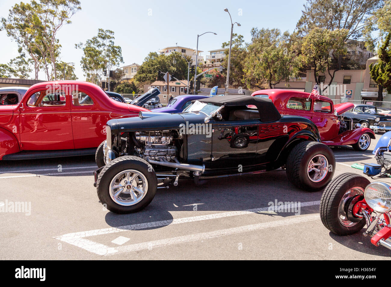 Laguna Beach, CA, USA - 2. Oktober 2016: Schwarz 1932 Ford B Roadster an den Rotary Club von Laguna Beach 2016 Classic Ca angezeigt Stockfoto