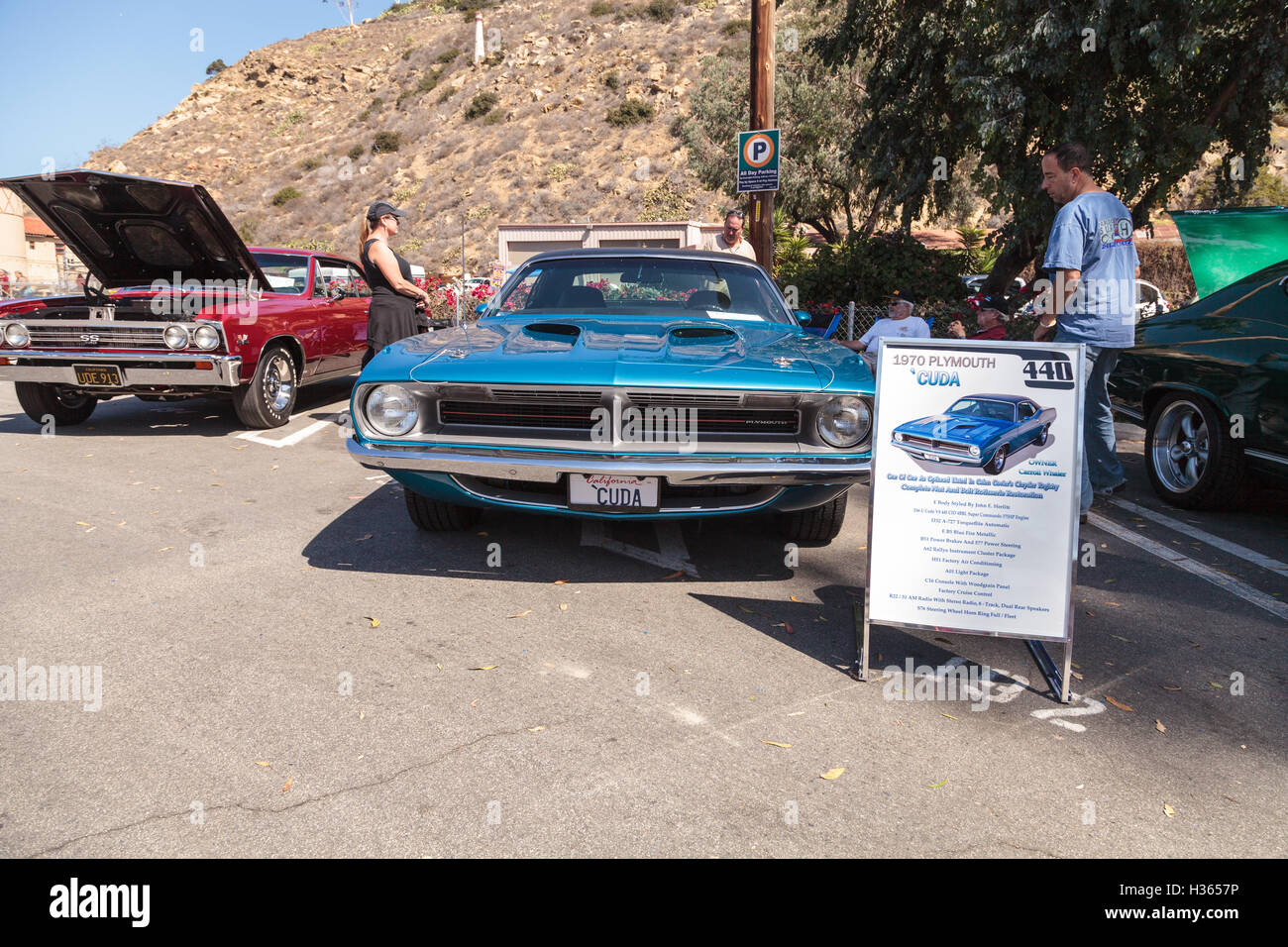 Laguna Beach, CA, USA - 2. Oktober 2016: Blau 1970 Plymouth Cuda angezeigt bei der Rotary Club von Laguna Beach 2016 Classic Car S Stockfoto