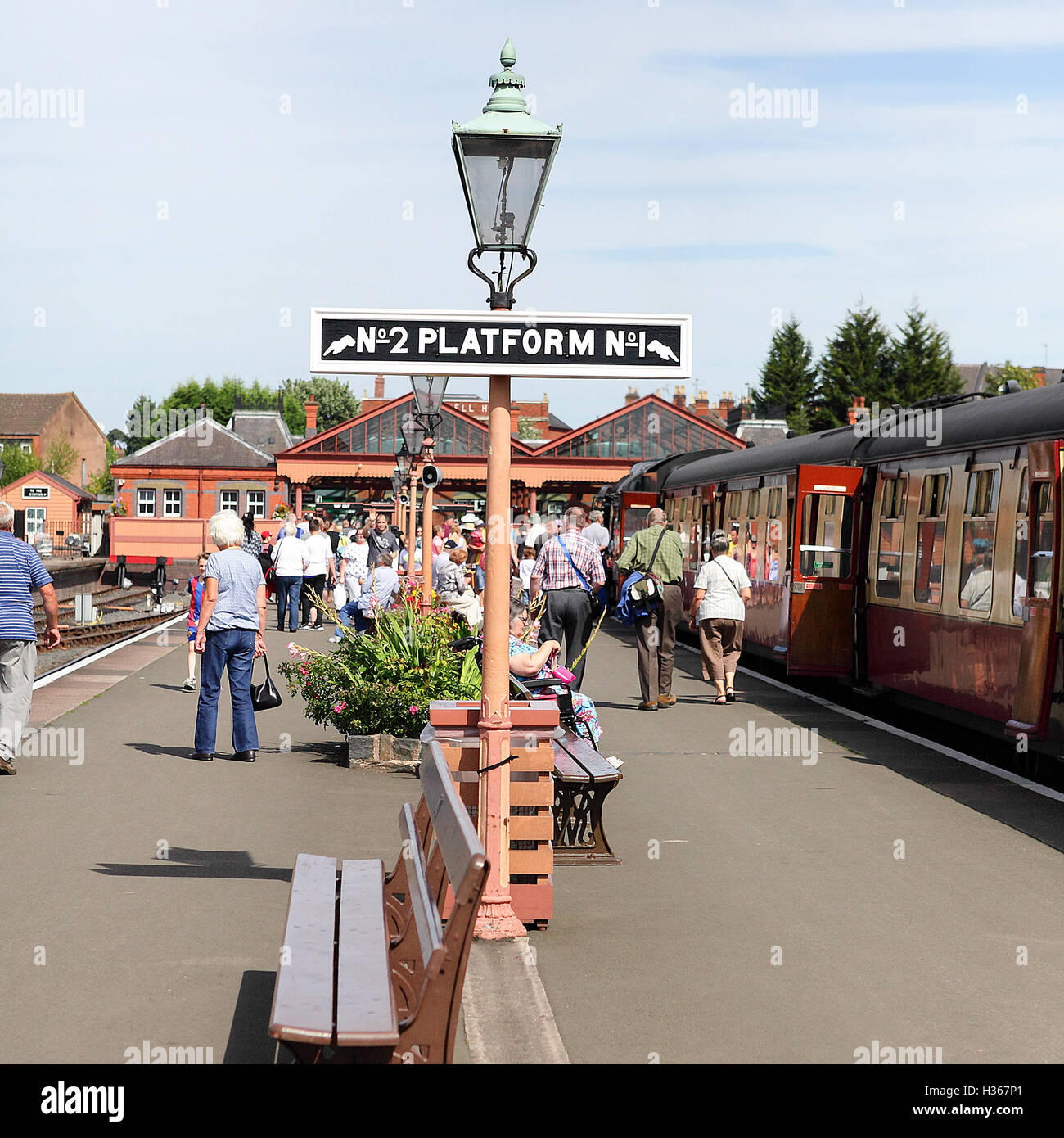 Kidderminster Town Station in Worcester, einem Ort des Museums, Einzelhandelsgeschäfte und britischen Eisenbahn Nostalgie. Stockfoto