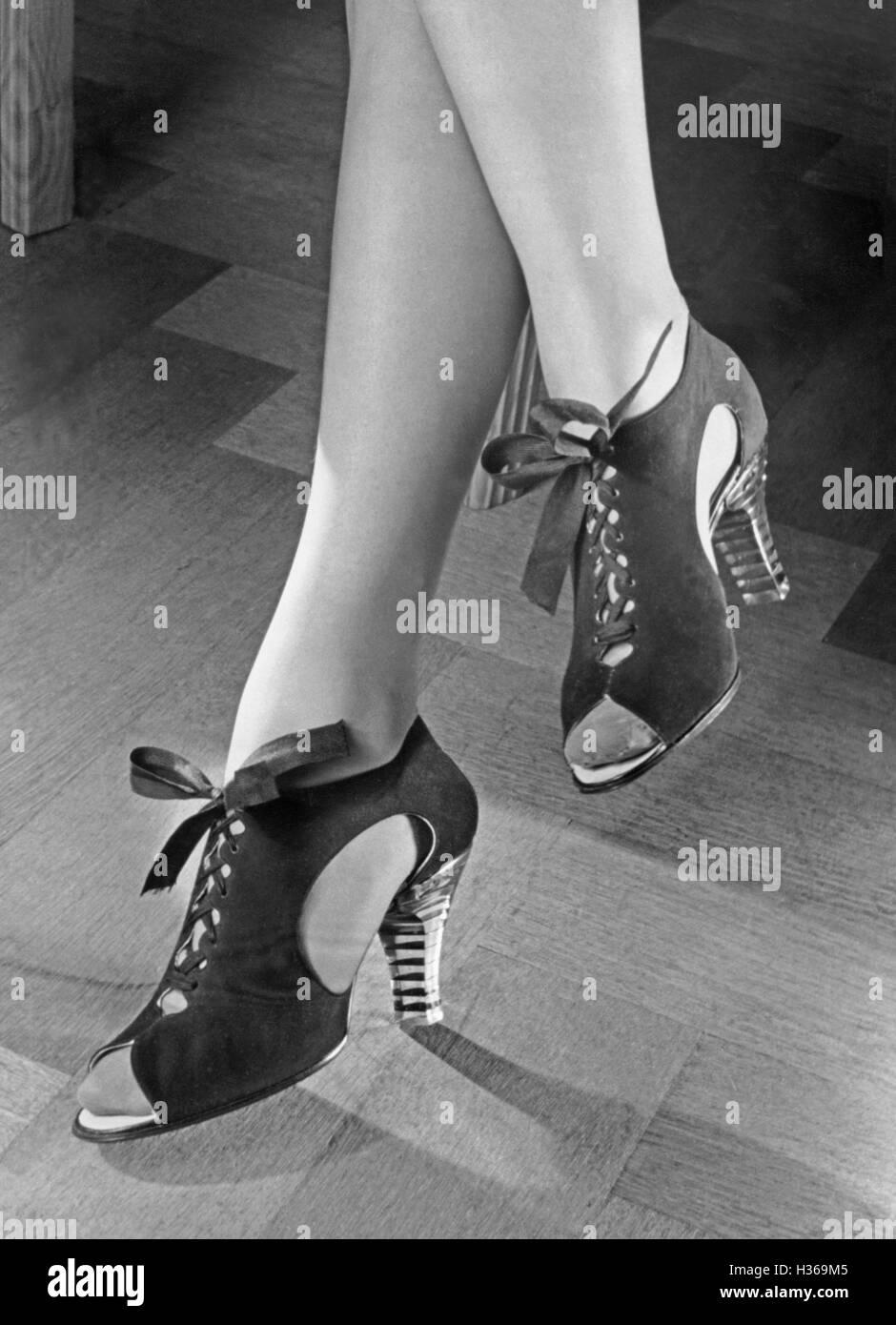 Schuhmode, 1941 Stockfoto