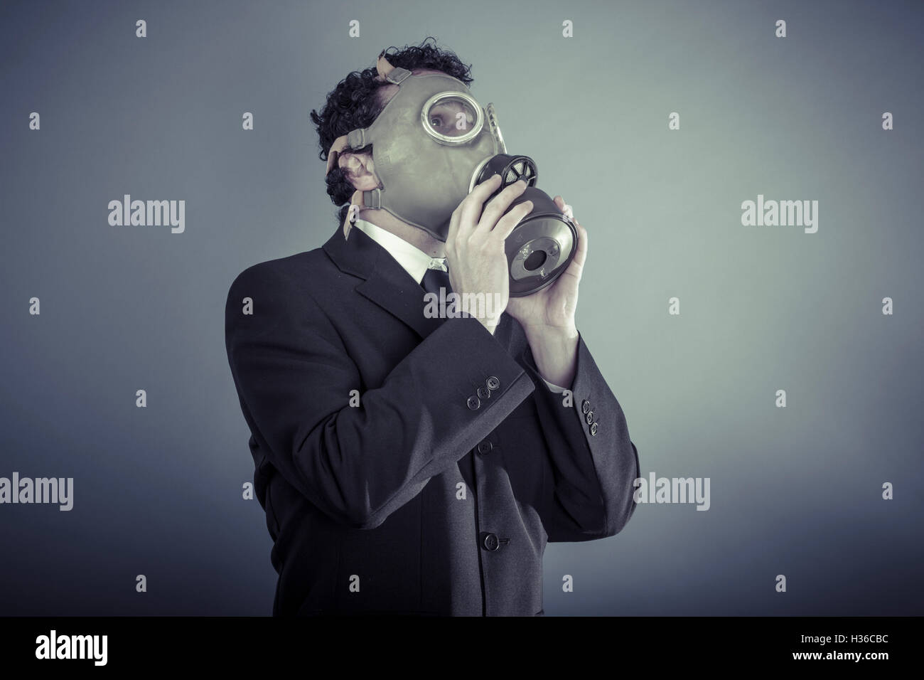 Chemische, Geschäftsmann, tragen eines Gask Maske, Verschmutzung-Konzept Stockfoto
