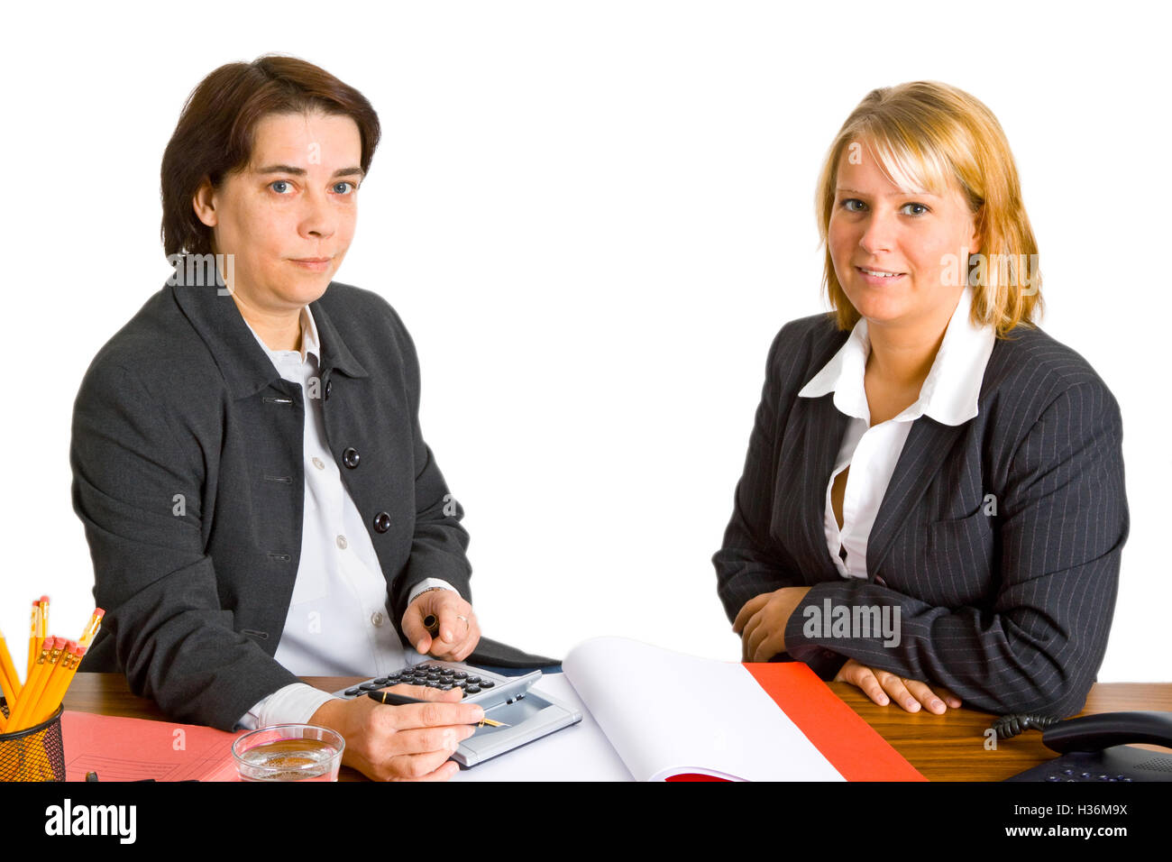 Zwei Geschäftsleute in einem Interview im Büro. Stockfoto