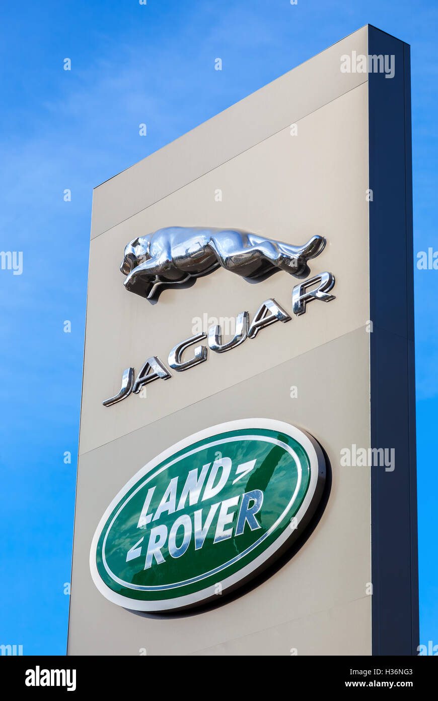 Jaguar Autohaus Zeichen. Jaguar ist eine Marke des britischen Automobilherstellers Jaguar Land Rover Stockfoto