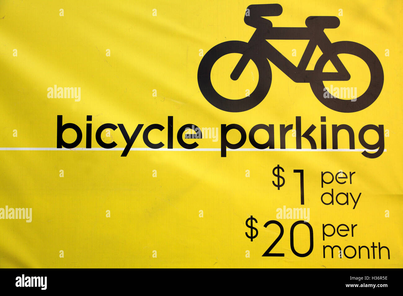 Werbung für einen Fahrrad-Parkplatz in der Innenstadt von Manhattan.New York City.USA Stockfoto