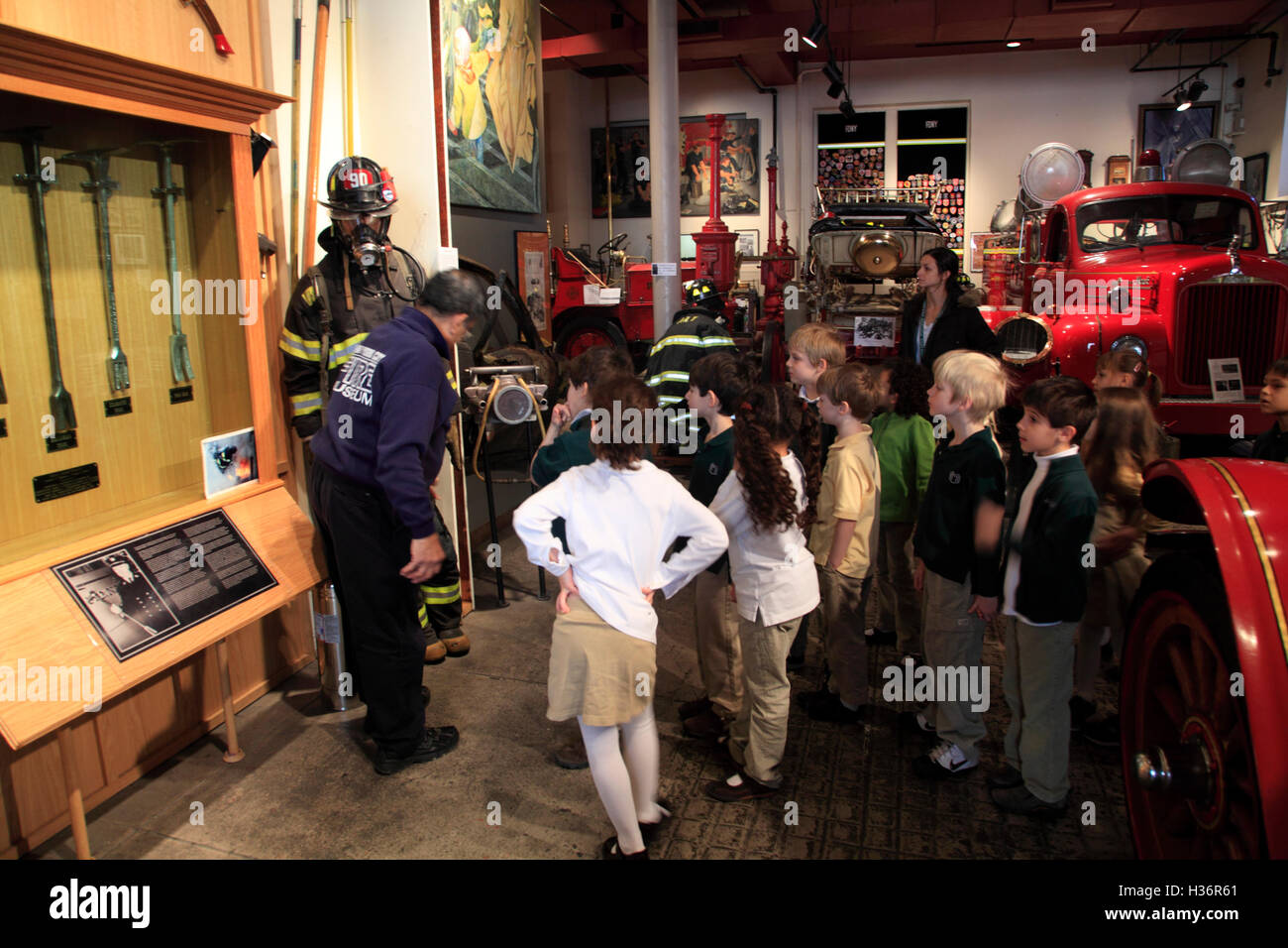Schule Kinder besuchen Sie New York City Fire Museum. New York City. New York. USA Stockfoto