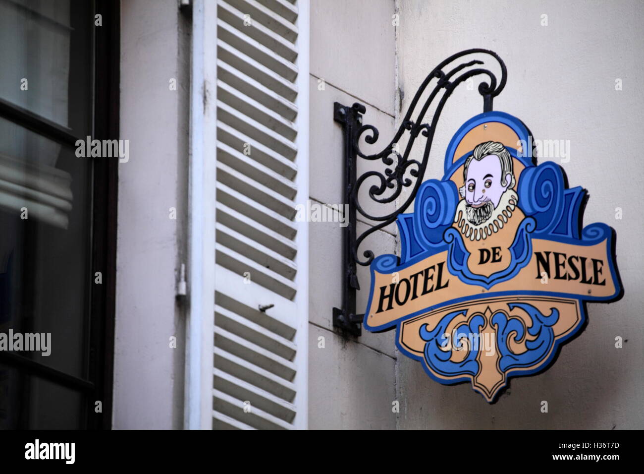 Alte Mode suchen Hotelschild des Hotel de Nesle in Saint-Germain-des-Pres.Paris.France Stockfoto