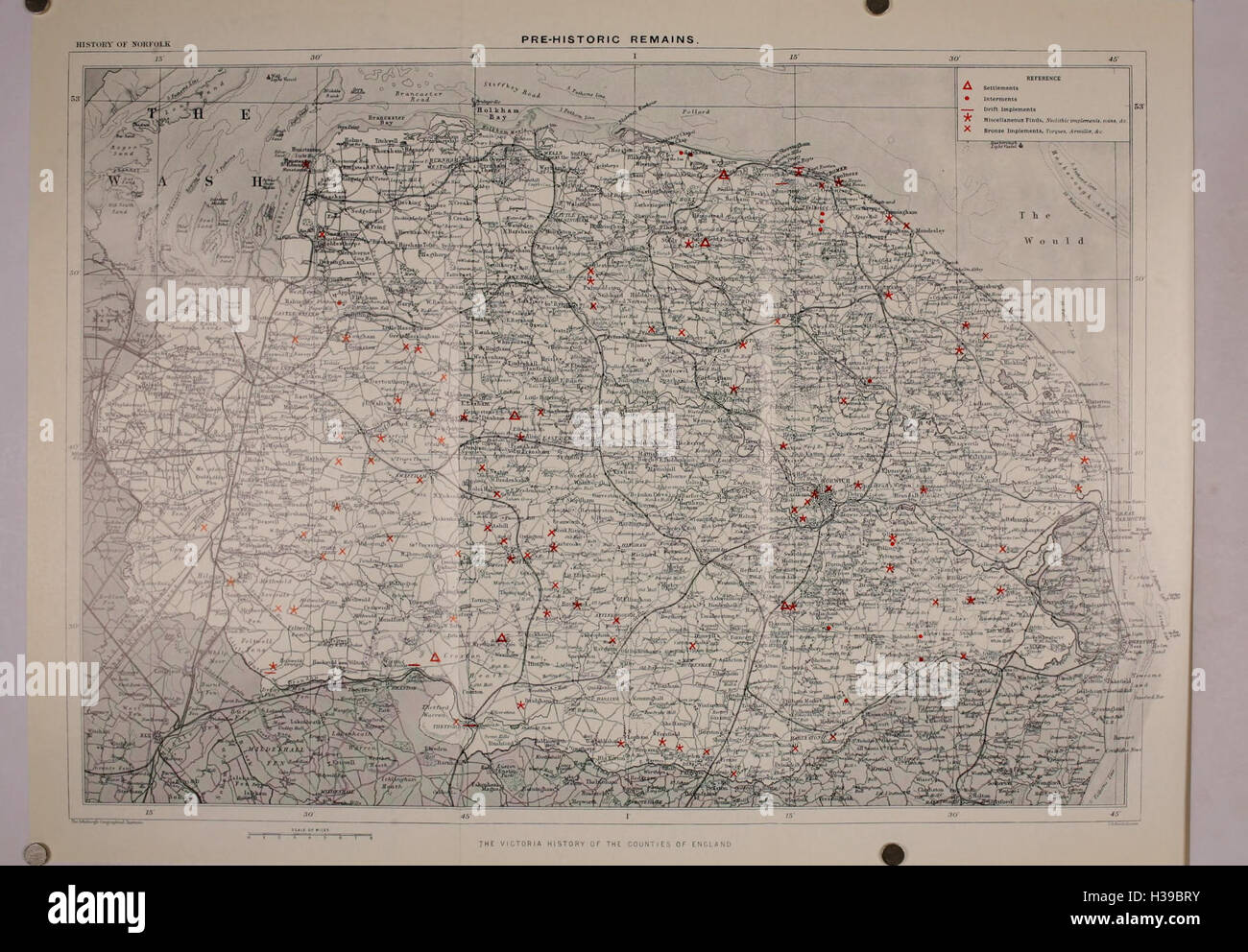 Dieser Band behandelt die Geschichte des Norfolk County und bietet einen umfassenden Überblick über sein Erbe, seine Geographie und seine kulturelle Entwicklung. Stockfoto