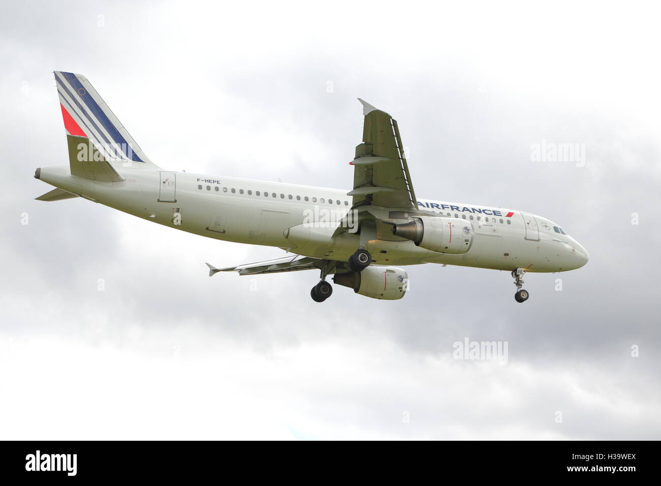 Air France Airbus A320-200 F-HEPE Ankunft am Flughafen Birmingham, UK Stockfoto