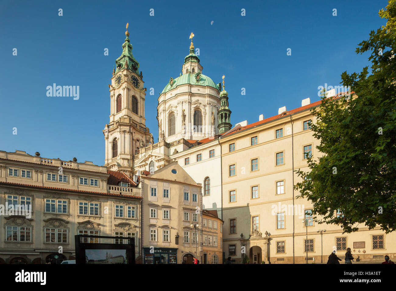 St.-Nikolaus-Kirche in Mala Strana, Prag. Stockfoto