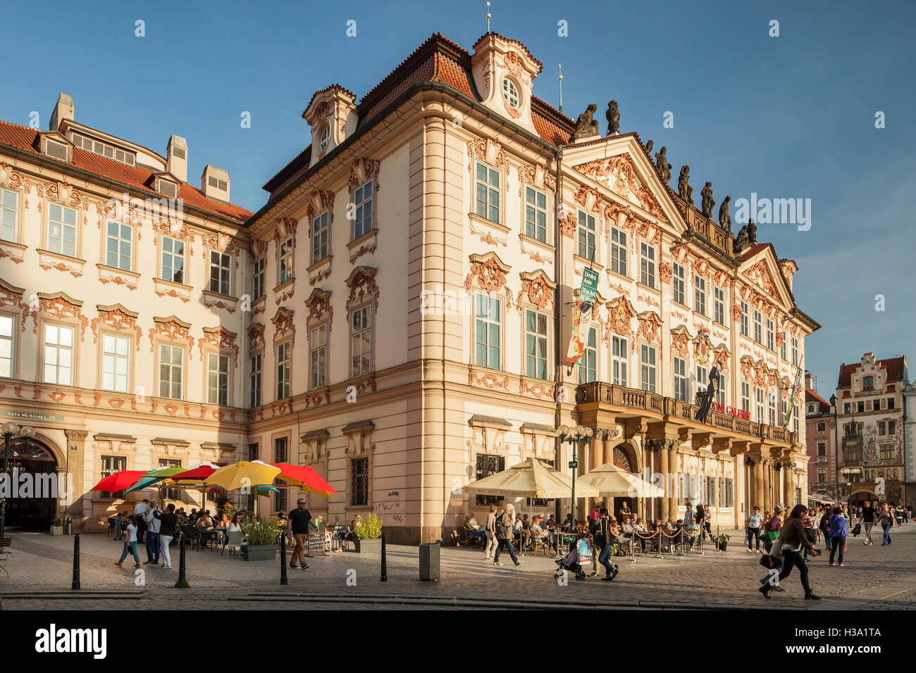 National Gallery am Altstädter Ring in Prag, Tschechien. Stockfoto