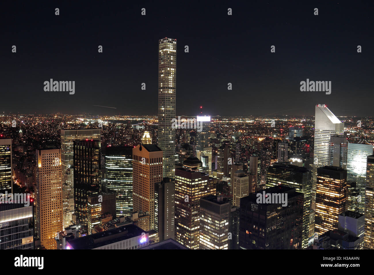 Luftaufnahme von Manhattan, New York, nach Norden Osten (Ish) von Midtown in Richtung 432 Park Avenue und der Citigroup Center. Stockfoto