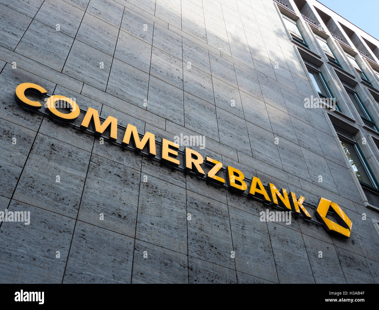 Zentrale Der Commerzbank Fotos Und Bildmaterial In Hoher Aufl sung zentrale-der-commerzbank-fotos-und-bildmaterial-in-hoher-aufl-sung